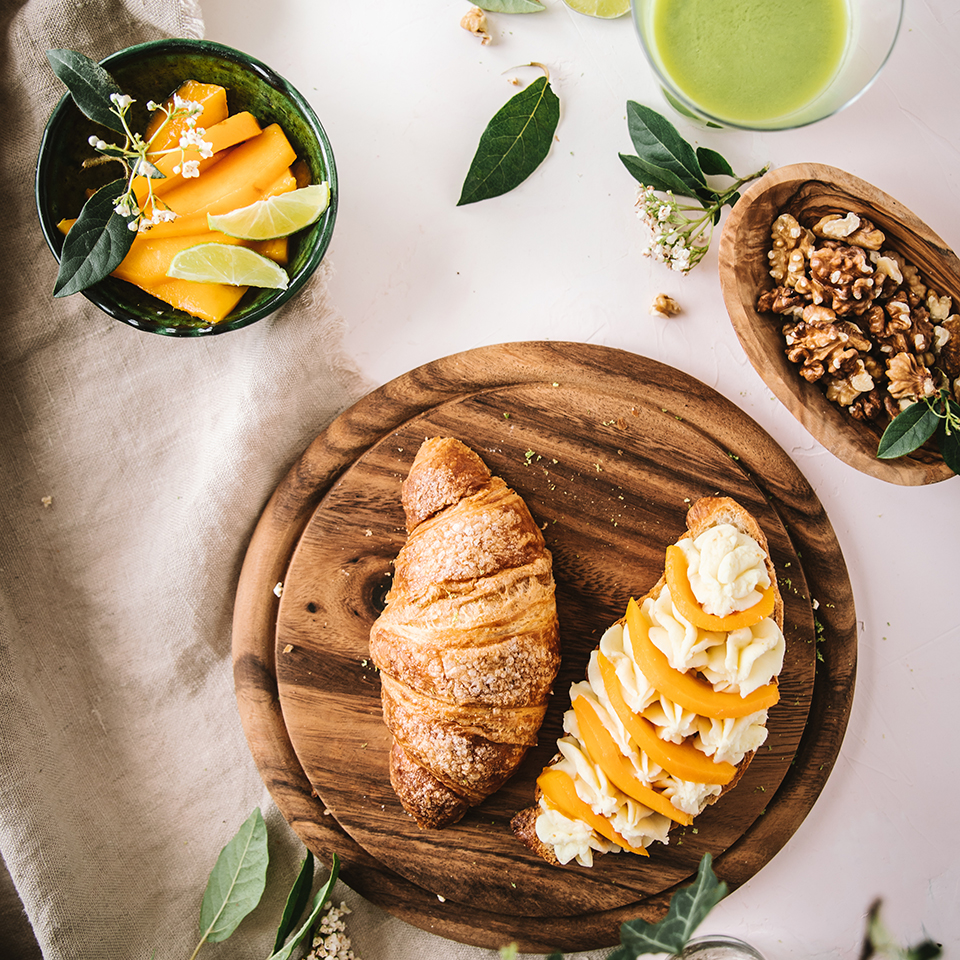 CROISSANT AL CIOCCOLATO BIANCO, LIME E MANGO